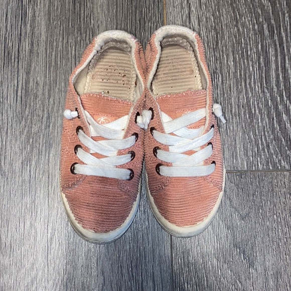 Dusty pink slip on sneakers. - Picture 3 of 3